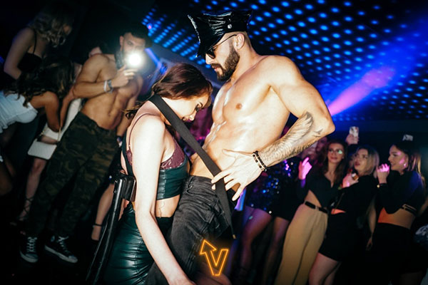 Stripper Aras aus Kerpen